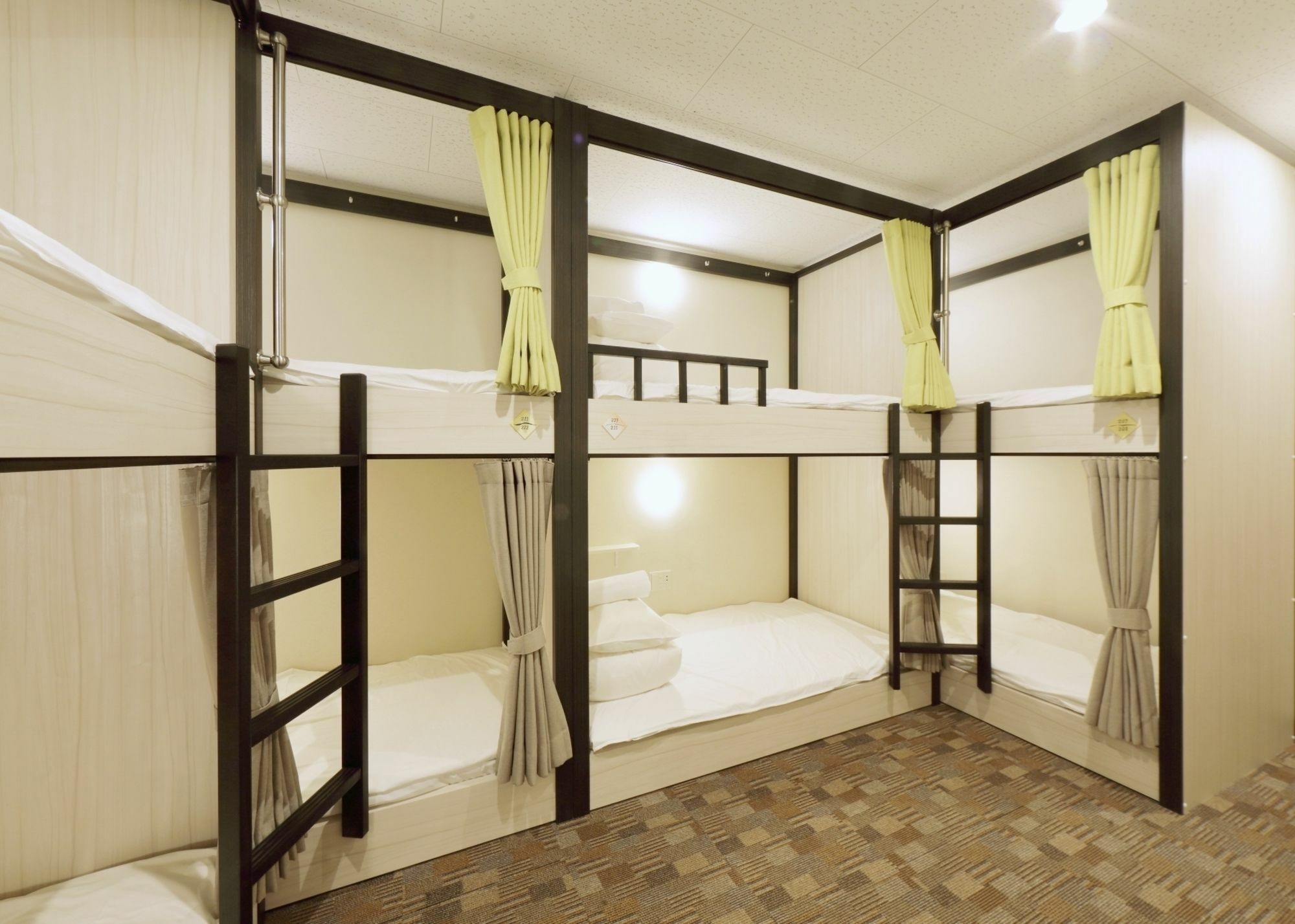 Home Hostel Осака Екстериор снимка